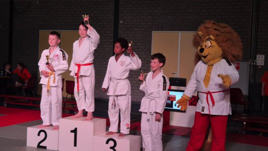 Klik voor een grotere weergave, Ben_v_W_1ste_op_t_LeeuwenToernooi_12-4-26.jpeg